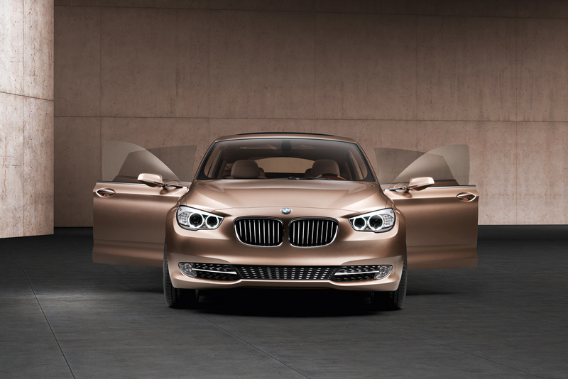 Illustration for article titled BMW 5-Series GT Concept Officially Shows Off Flexible Rear